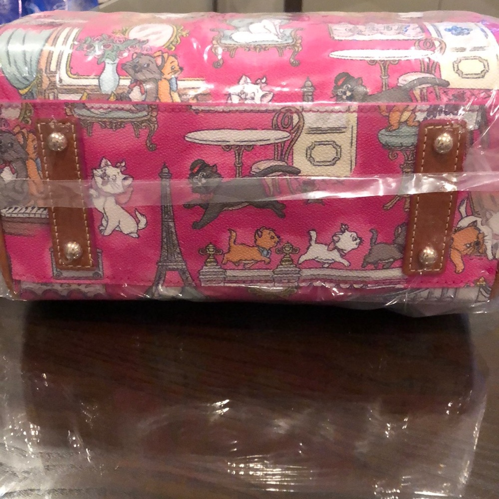 Disney’s Dooney and Bourke Aristocats Satchel - Picture 9 of 11